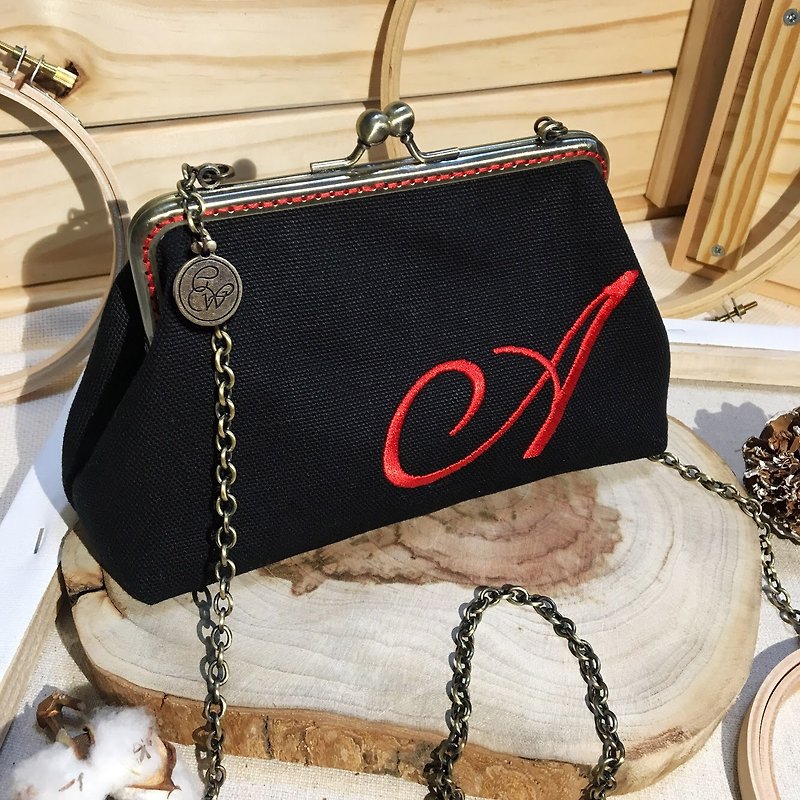 Custom Embroidery- Handmade 2way  frame bag -black/red - กระเป๋าแมสเซนเจอร์ - ผ้าฝ้าย/ผ้าลินิน สีดำ