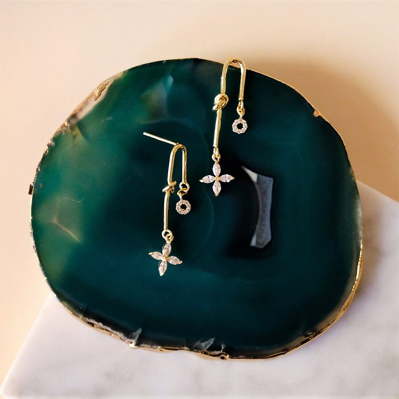 ALYSSA & JAMES Zircon Earrings - Earrings & Clip-ons - Semi-Precious Stones Gold