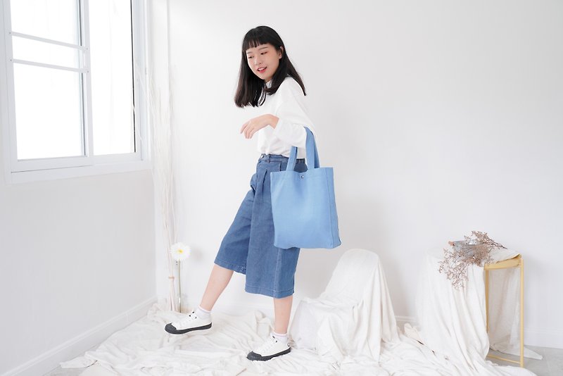 กระเป๋าผ้าลินิน Casual (สีเทาอากาศ) - กระเป๋าถือ - ลินิน สีน้ำเงิน