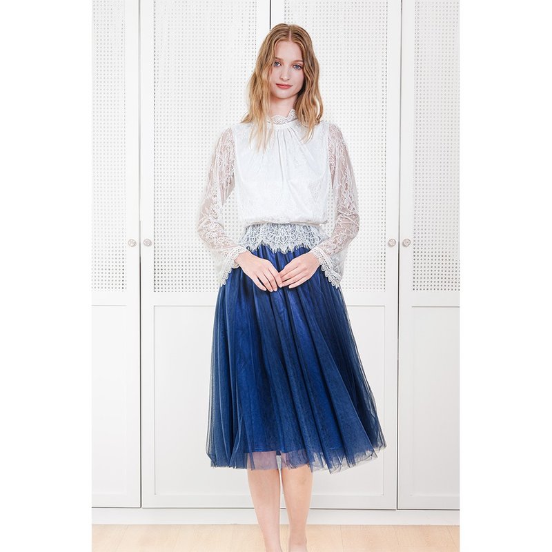 Elizabeth lace top + blue short gauze skirt, two-piece, light wedding dress, lac - ชุดราตรี - วัสดุอื่นๆ ขาว