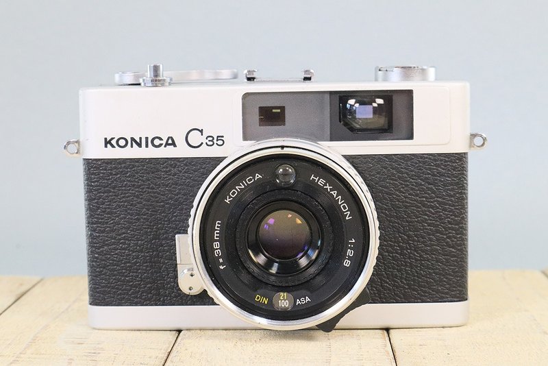 【完動品】オールドフィルムカメラ コニカ　KONICA C35 初期型　S/N865153  P107 - 相機/拍立得/底片相機 - 其他金屬 黑色