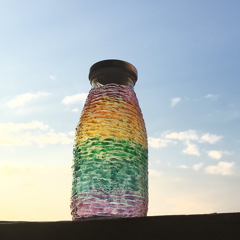 Painted Pastel Rainbow Glass Water Bottle in Textured Stained Glass Painting - กระติกน้ำ - แก้ว หลากหลายสี