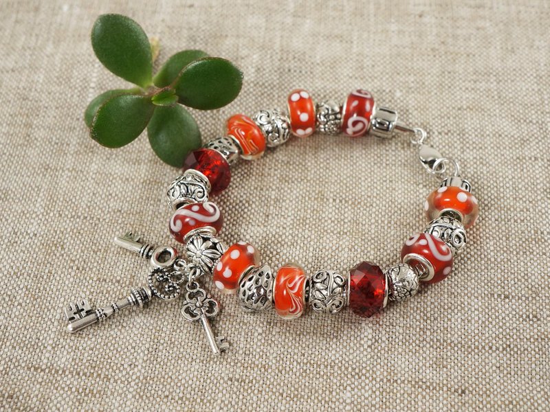 Red Lampwork Murano Glass Bracelet Silver Key Euro Charm Beaded Bracelet Jewelry - 手鍊/手環 - 玻璃 紅色