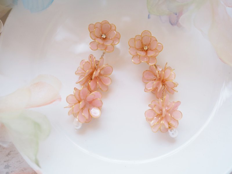 兩戴式上下可拆開設計樹酯粉色花串耳環 - 耳環/耳夾 - 樹脂 粉紅色