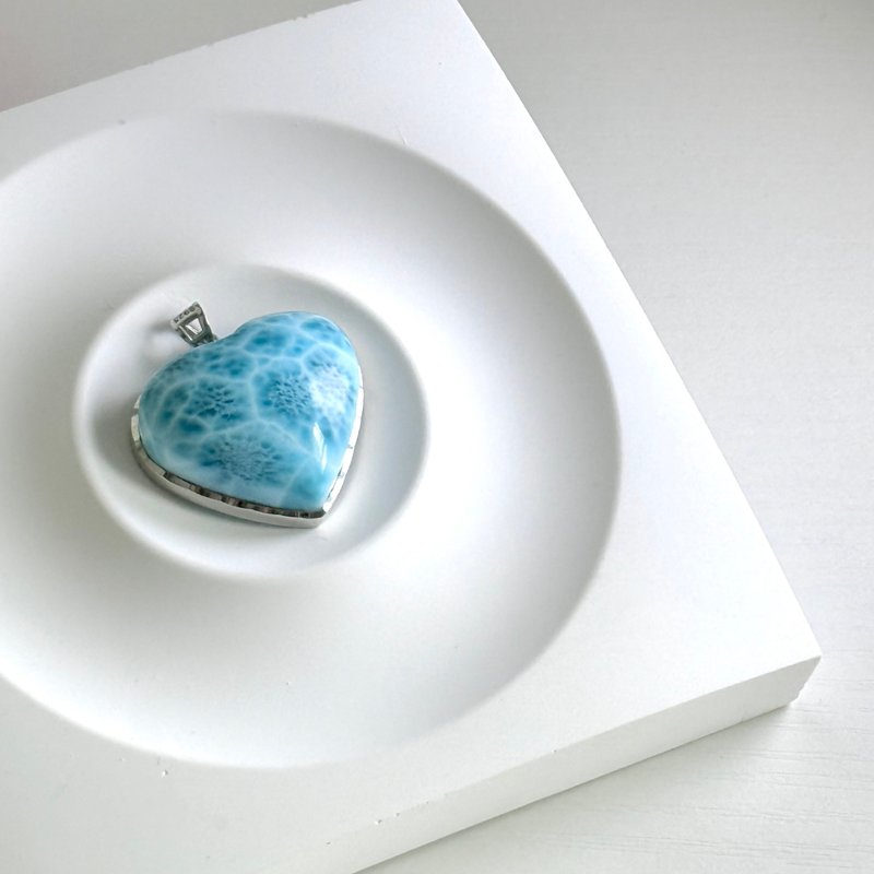 Sea Stone love pendant - สร้อยคอ - เครื่องประดับพลอย สีน้ำเงิน