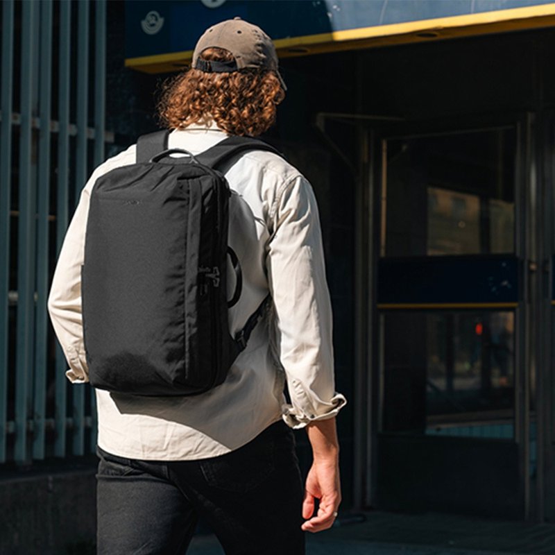 Pacsafe V | Five patented anti-theft anti-theft business backpack 18L black - กระเป๋าเป้สะพายหลัง - วัสดุอีโค สีดำ