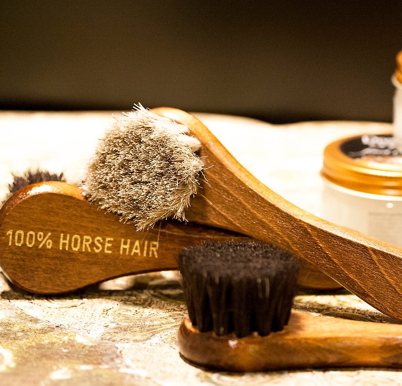 ITA BOTTEGA【Made in Italy】100% Horse Hair Shoe Brush - small - Insoles & Accessories - Wood Brown
