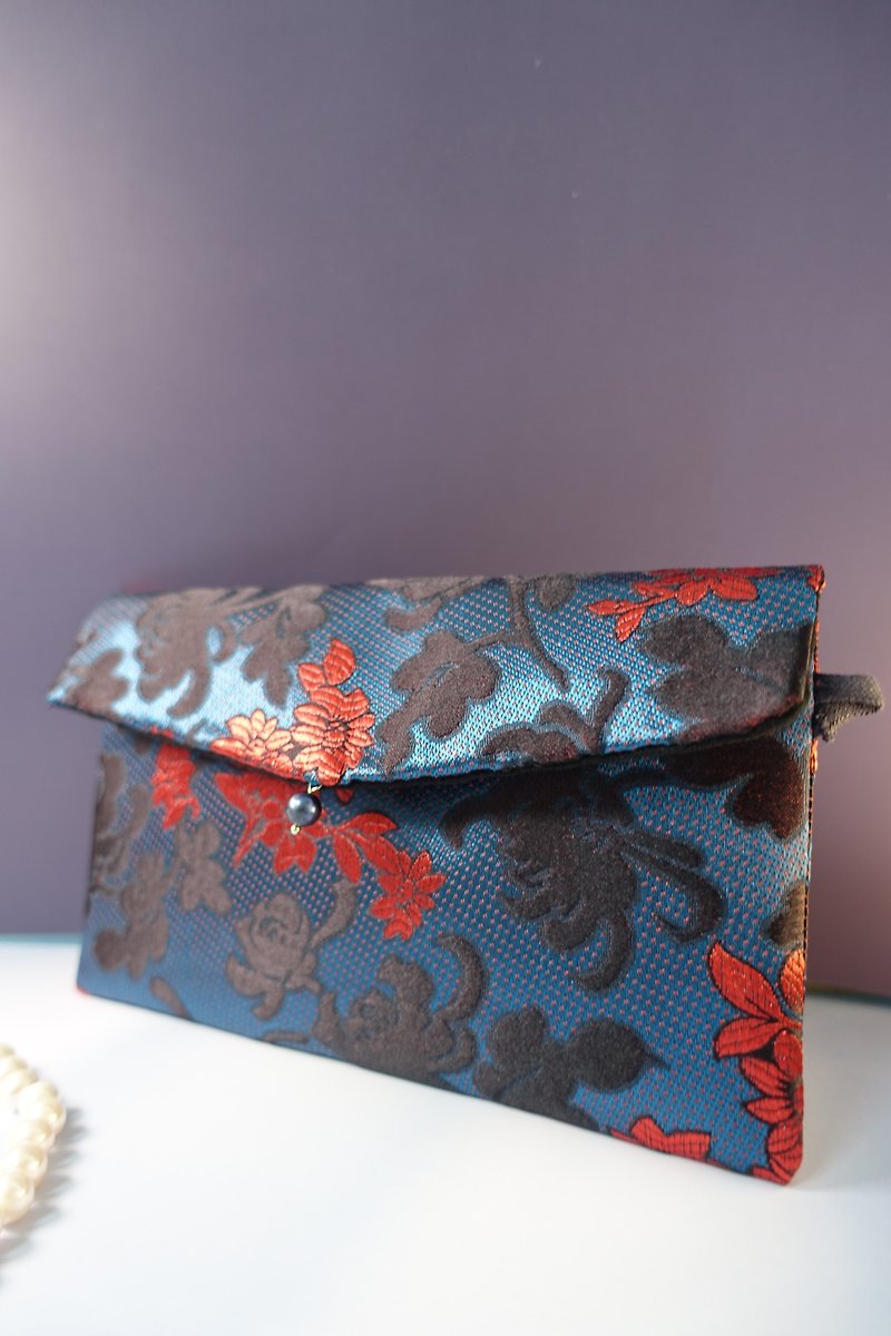 Cinnabar mole - handmade envelope bag - กระเป๋าเครื่องสำอาง - เส้นใยสังเคราะห์ สีน้ำเงิน