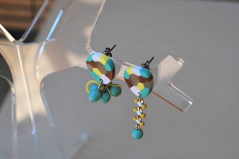 Turquoise asymmetric earrings Clip-On - ต่างหู - ดินเหนียว สีน้ำเงิน