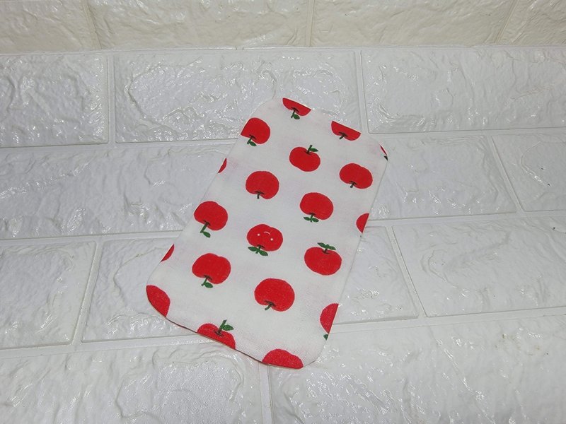 Smiling Apple double yarn three-layer saliva towel/handkerchief - ผ้ากันเปื้อน - ผ้าฝ้าย/ผ้าลินิน 