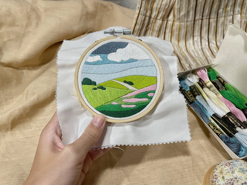 DIY  kit hand embroidery, landscape embroidery, art therapy - 編織/羊毛氈/布藝 - 繡線 多色