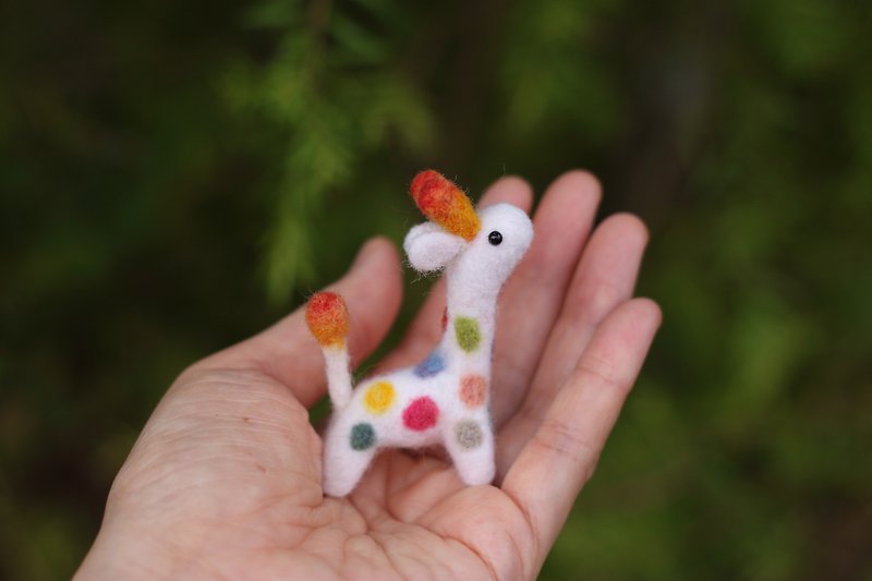 Plant-dyed mini Q-version giraffe custom model - ของวางตกแต่ง - ขนแกะ หลากหลายสี