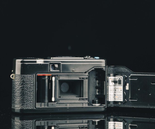 フィルムカメラ YASHICA AUTO Focus Yashica Auto Focus Motor Review and Notes - By Michael Raven