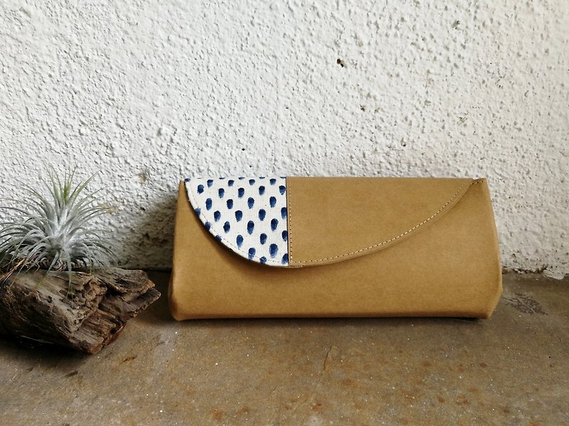 [With the paint series] white blue accordion wallet - Wallets - Paper Blue
