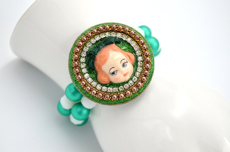 綠色蝴蝶結娃娃 雙串貝殼珍珠手鍊 - 手鍊/手環 - 寶石 綠色