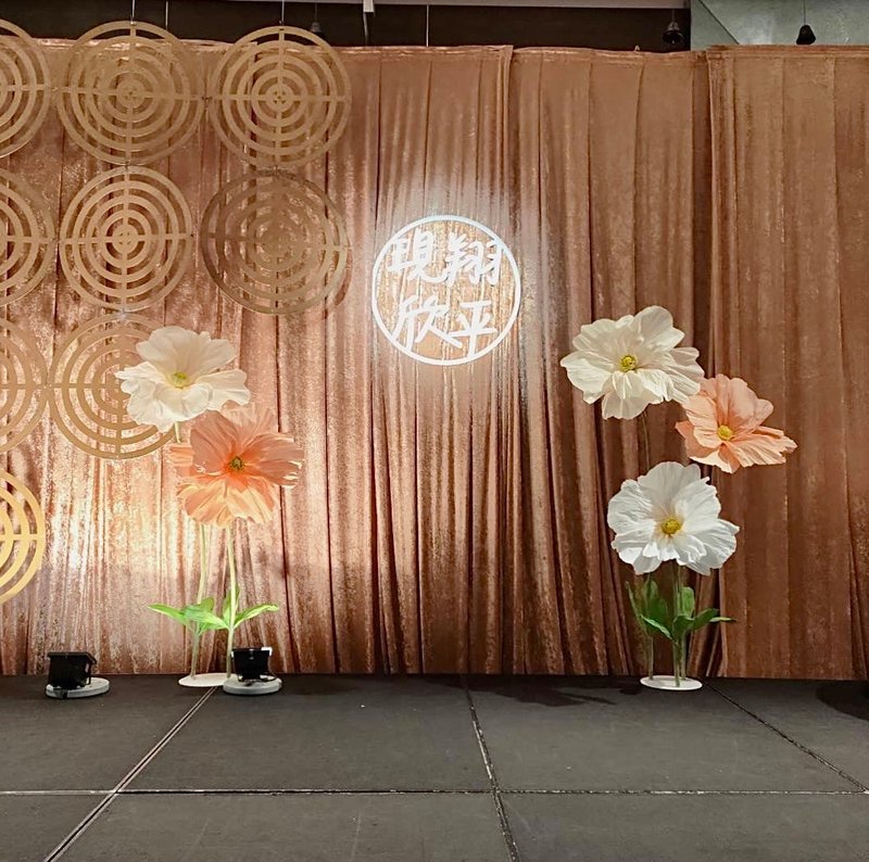 Large flower arrangement on stage + round logo - Other - Plants & Flowers 