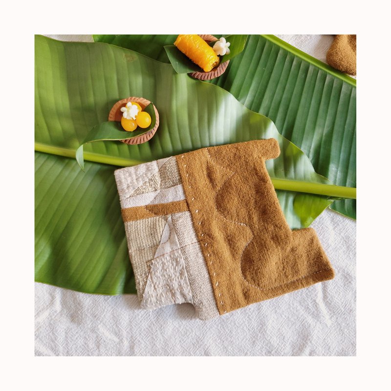 DUNIA handmade |Nourished by the Earth| Ancient plant-dyed Linen handwoven table placemats - ผ้ารองโต๊ะ/ของตกแต่ง - ผ้าฝ้าย/ผ้าลินิน สีเหลือง