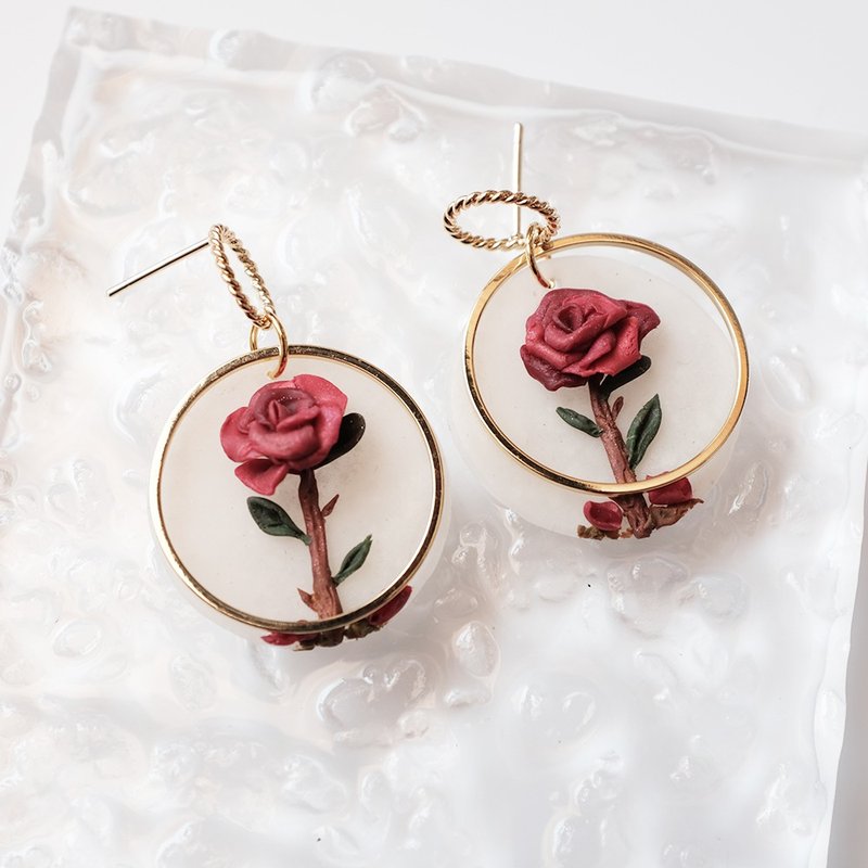 Soft pottery earring earrings classic retro sparkle white metal round three-dimensional flower red rose gift - Earrings & Clip-ons - Clay Red