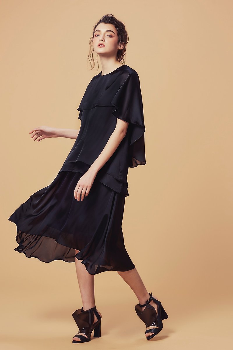 Black multi-layered dress - ชุดเดรส - เส้นใยสังเคราะห์ 