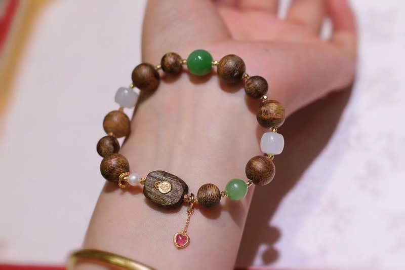 Natural Agarwood Bracelet with Jade, Hetian Smoked Purple Jade, New Chinese Style Cultural Play Agarwood Bracelet - สร้อยข้อมือ - หยก 