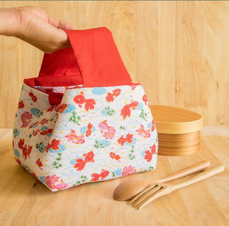 Japanese style lunch bag. Bento bag. Lunchables. Cotton fabric. Red gold fish collection.insulated lunch bag. Gift for her./Birthday gift./ - 化妝包/收納袋 - 棉．麻 紅色