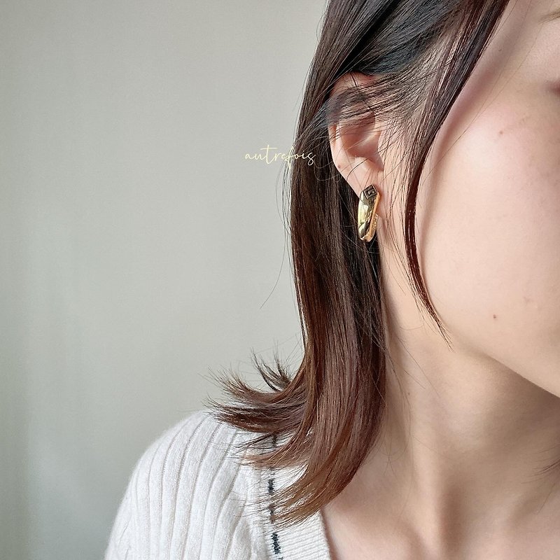 Second-hand Givenchy Clip-On - Earrings & Clip-ons - Other Metals Gold