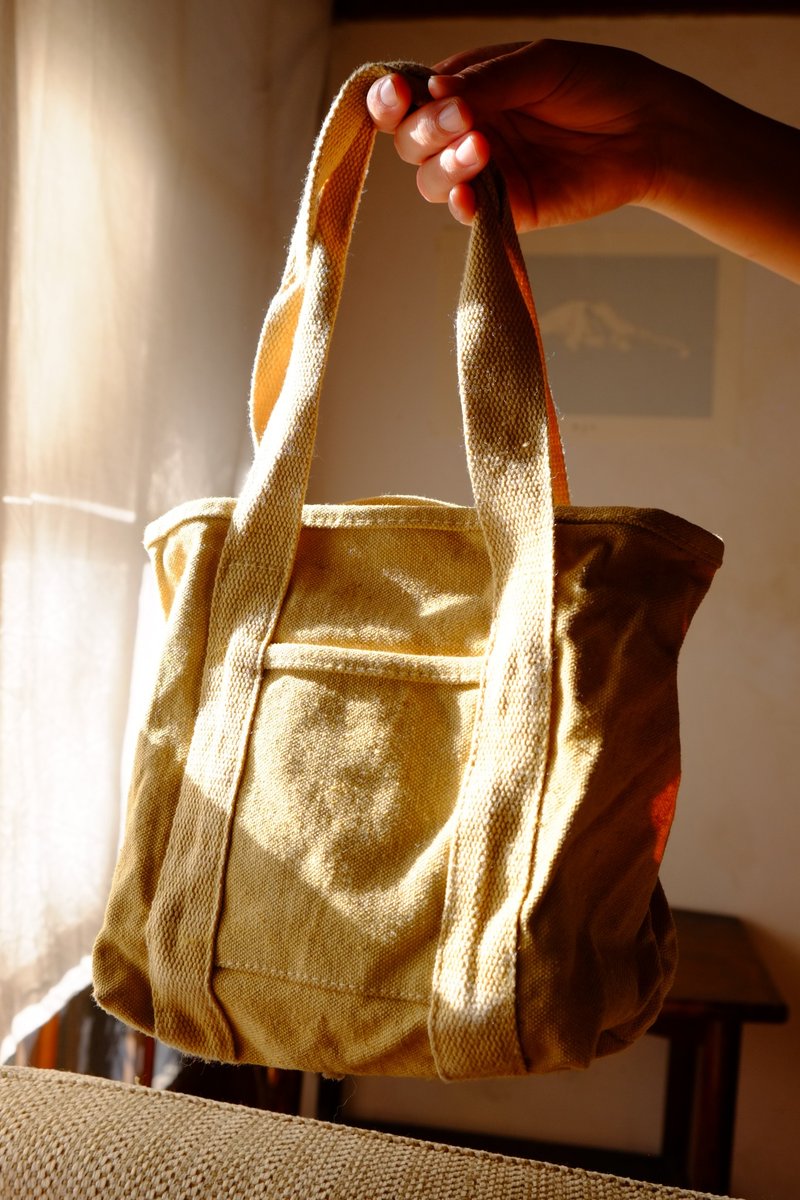 Vegetable dyeing handbag (small) - กระเป๋าถือ - ผ้าฝ้าย/ผ้าลินิน 