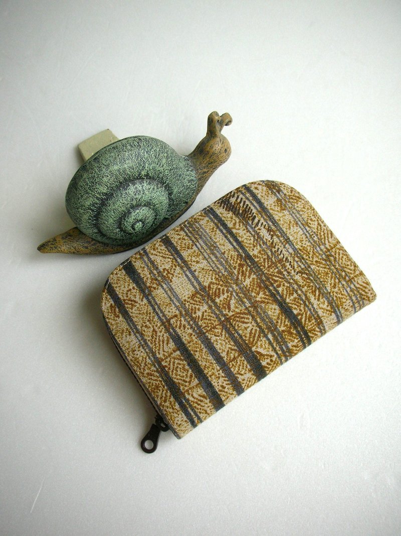 Ito Naomi [Takumi Stripe Brush] Linen - short clip/wallet/coin purse/gift - Wallets - Linen Khaki