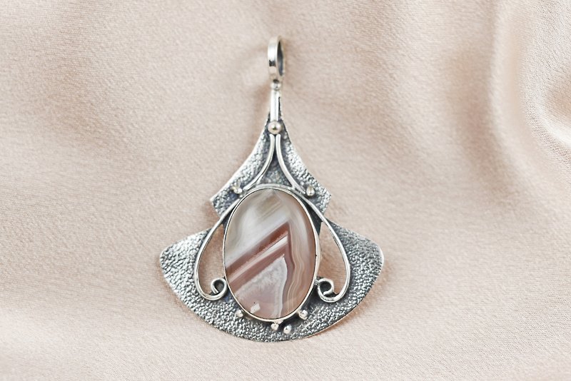 Ribbon agate. Pendant∣Gift Mother's Day Graduation - Necklaces - Gemstone Gray