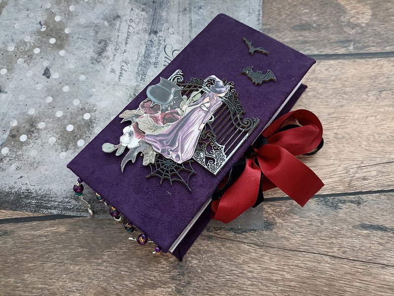 กระดาษ สมุดบันทึก/สมุดปฏิทิน สีม่วง - Witch grimoire journal Magic dream journal handmade Witchy flowers moon chunky