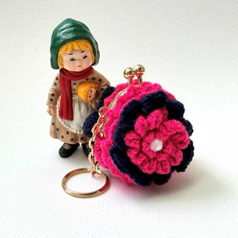 【訂製】花朵型迷你口金吊飾|鉤針立體小花・3.5cm口金 - 吊飾/掛飾 - 其他材質 多色