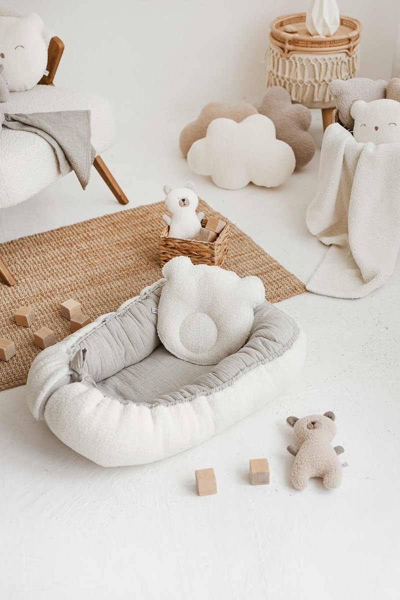 Baby nest in natural colors TEDDY PLUSH + muslin - 嬰兒床/床圍/寢具 - 棉．麻 多色