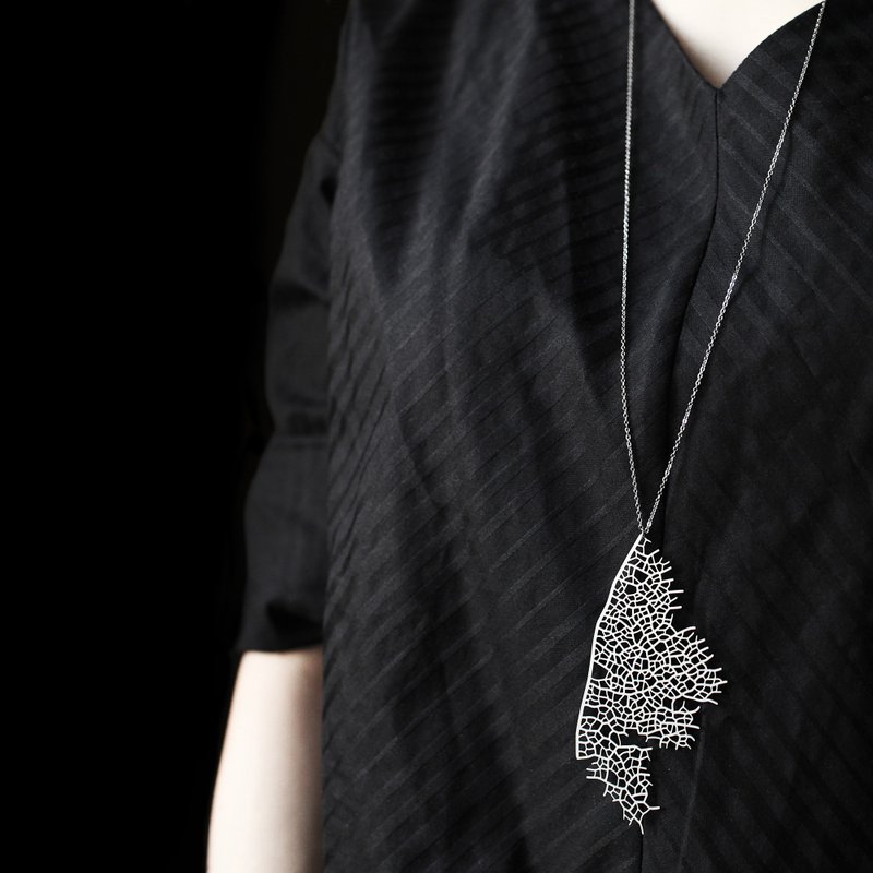 Skeleton Leaf Pendant L - Necklaces - Stainless Steel Silver