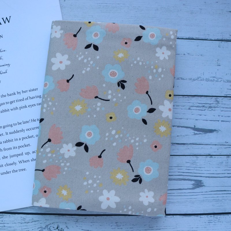 [Cute little flower] Book cover, book cover, cloth book cover, adjustable book cover, handmade book cover - ปกหนังสือ - ผ้าฝ้าย/ผ้าลินิน 