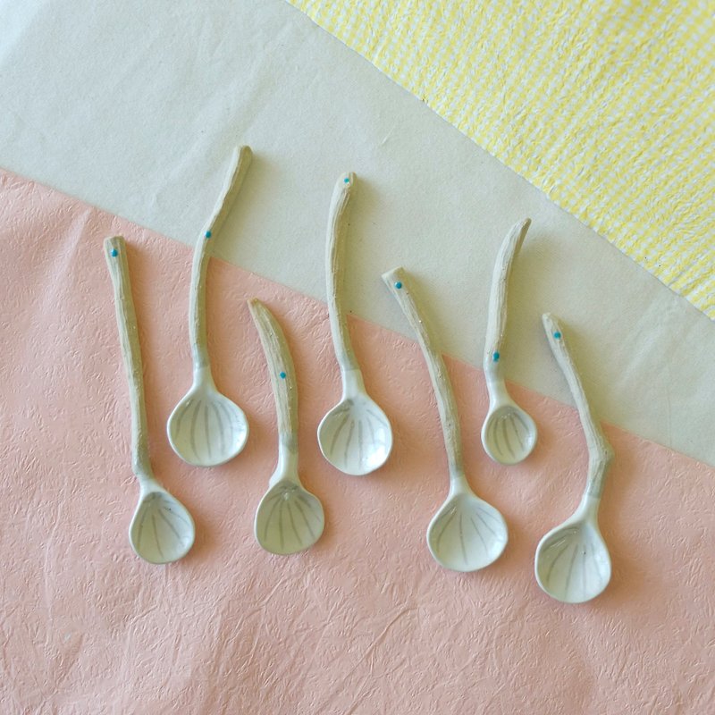 Branch sense of hand Features Pottery spoon / spoon (single) Handmade limited edition - Cutlery & Flatware - Pottery Brown