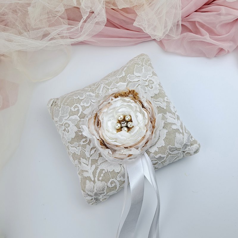 婚禮戒指枕 戒子座 結婚裝飾 婚禮用品 RB004 - 戒指 - 絲．絹 白色
