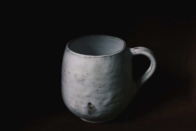 Looking up at the white mug - Cups - Pottery White