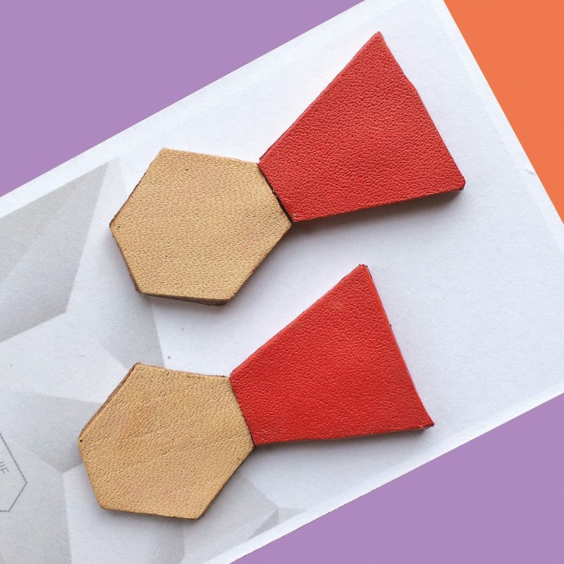 Geomertic Stud Leather Earrings - ต่างหู - หนังแท้ สีแดง