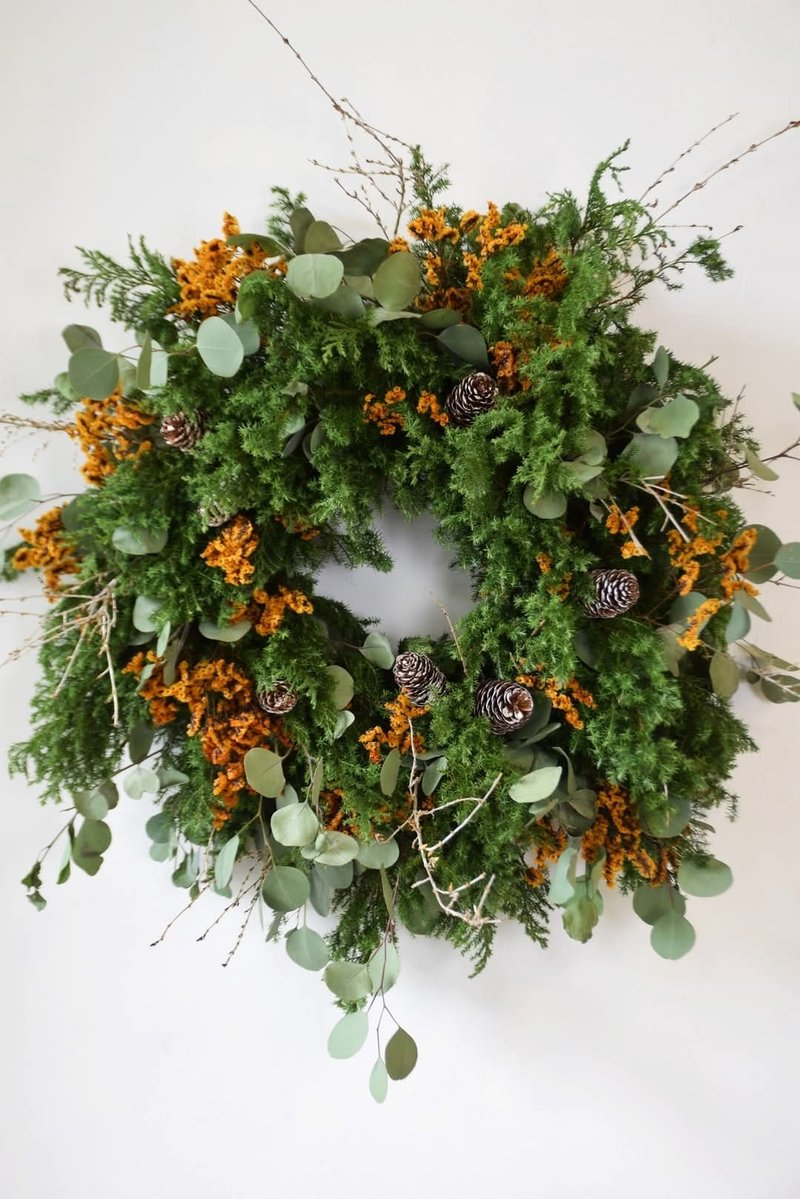 Large Fresh Cedar Wreath with Berries - ช่อดอกไม้แห้ง - พืช/ดอกไม้ 