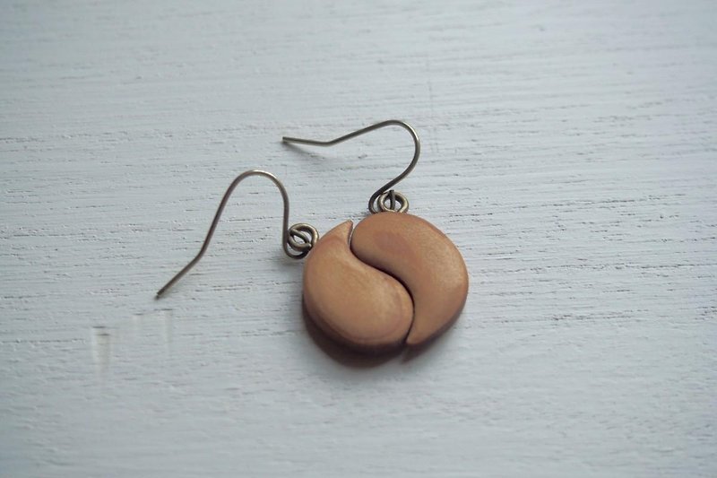 Taiji earrings - ต่างหู - ไม้ สีนำ้ตาล