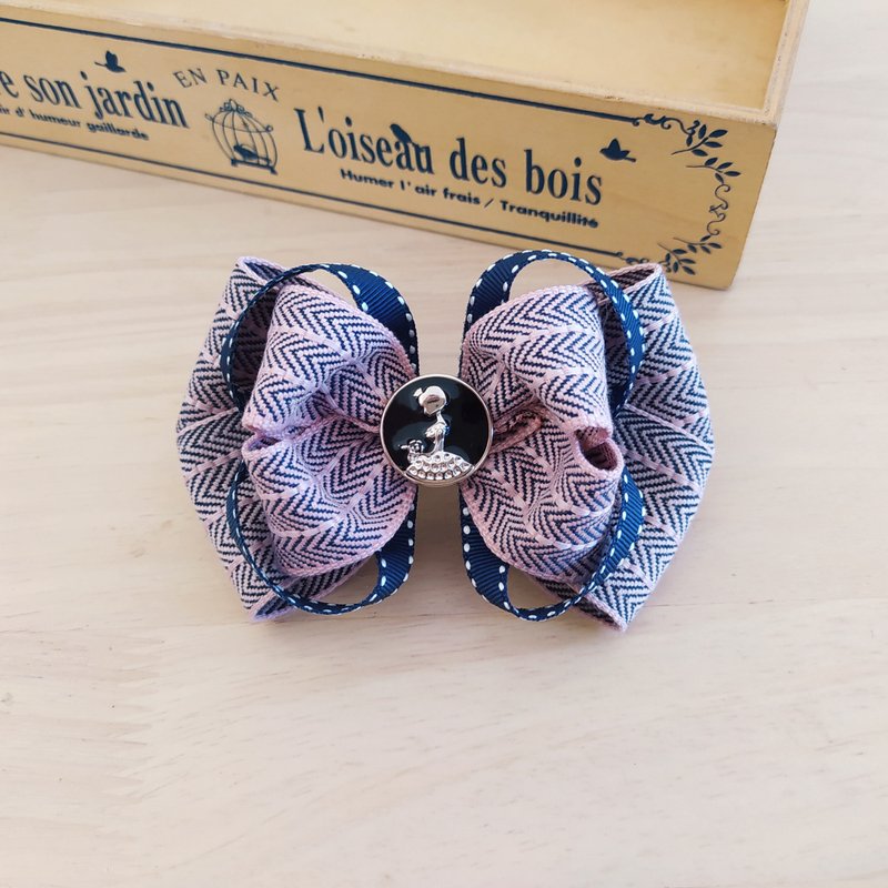 Temperament Herringbone Ribbon Three-dimensional Bow Spring Clip - เครื่องประดับผม - วัสดุอื่นๆ หลากหลายสี