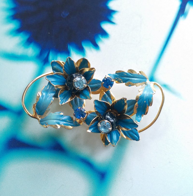 Vintage Jewelry 西洋古董飾品 立體 別緻 藍色花朵 別針 - 徽章/別針 - 其他金屬 金色