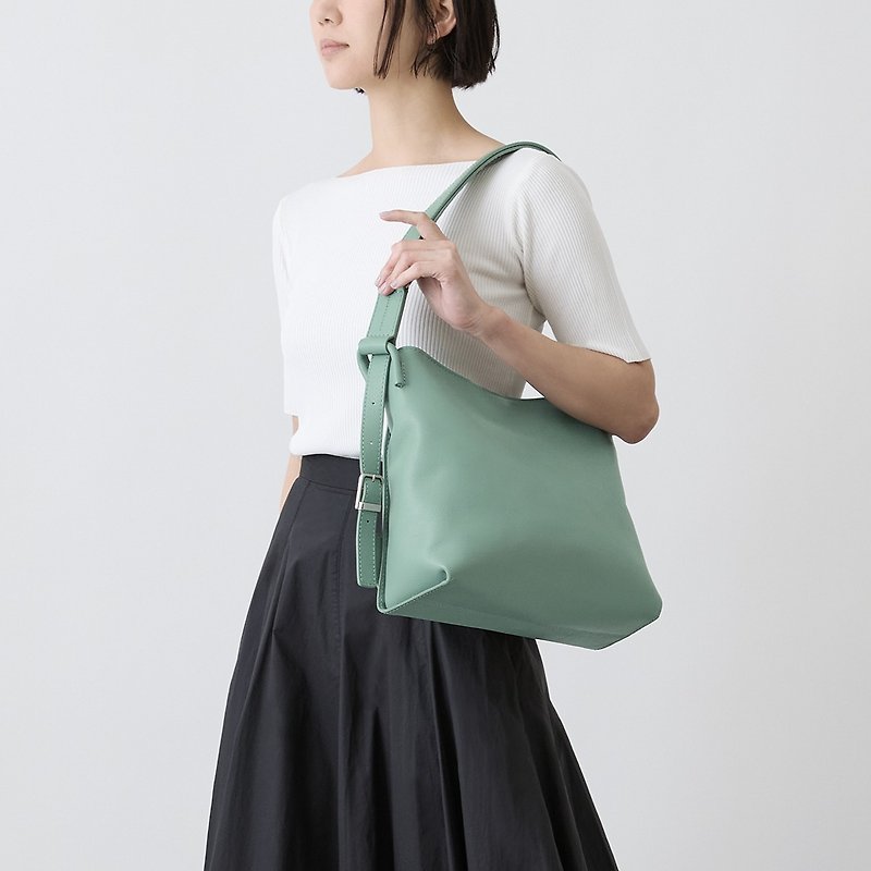 Yozora Night Sky Embossed Leather Two-Purpose Bag M-Misty Green - กระเป๋าถือ - หนังแท้ สีเขียว