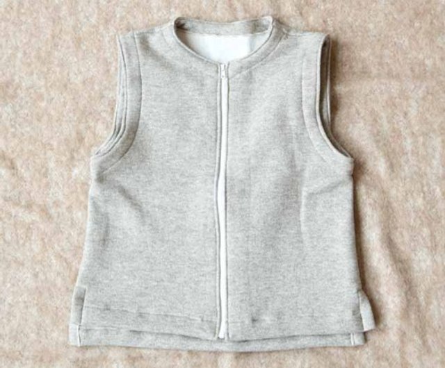 前ファスナーのヤク混裏起毛ニットベスト【OrganicCottonの起毛ニット