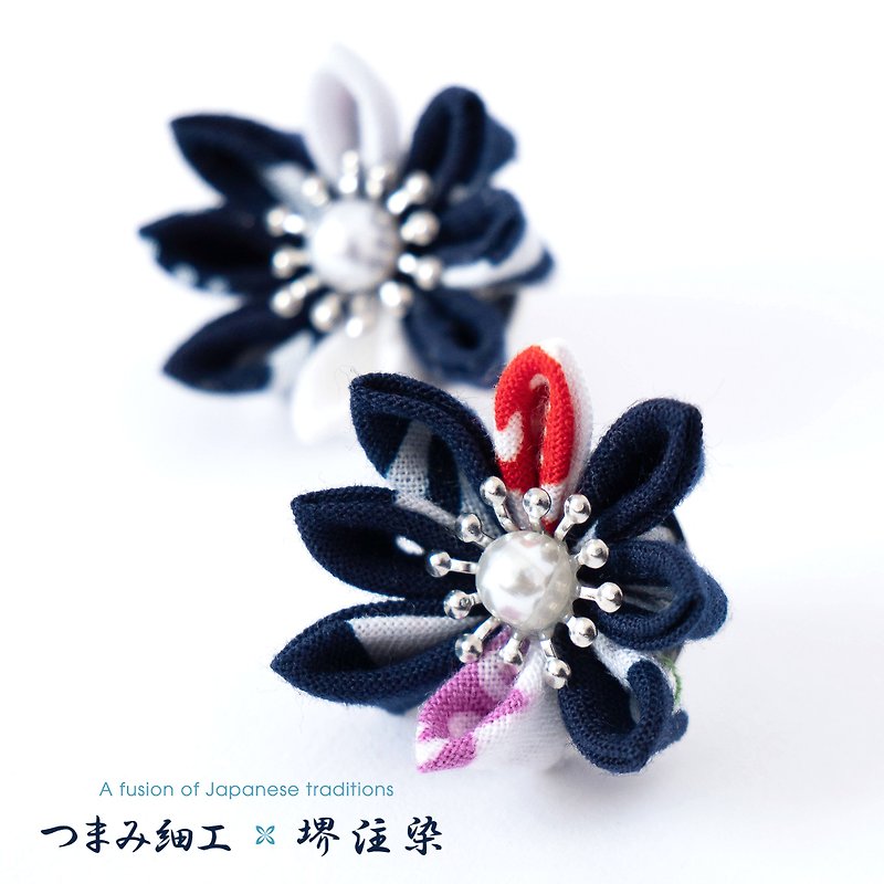 Flower earing Japanese traditional craft Tsumamizaiku with SakaiChusen dyeing(Na - Earrings & Clip-ons - Cotton & Hemp Blue