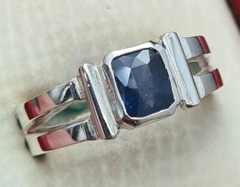 Unheated untreated super clean and clear dark blue sapphire ring sterling silver - 戒指 - 寶石 藍色