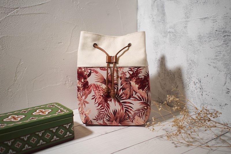 Traveler series cross-body bag/bucket bag/limited hand bag/flaming hibiscus flower/in stock - Messenger Bags & Sling Bags - Cotton & Hemp Red