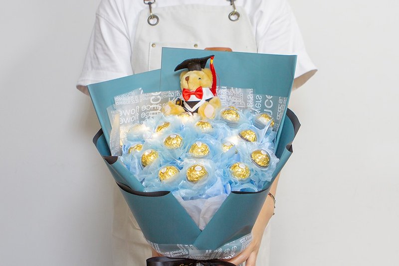 畢業花束 畢業熊+豪華版金莎18顆花束 附燈串 療癒藍 A012 - 巧克力 - 新鮮食材 藍色