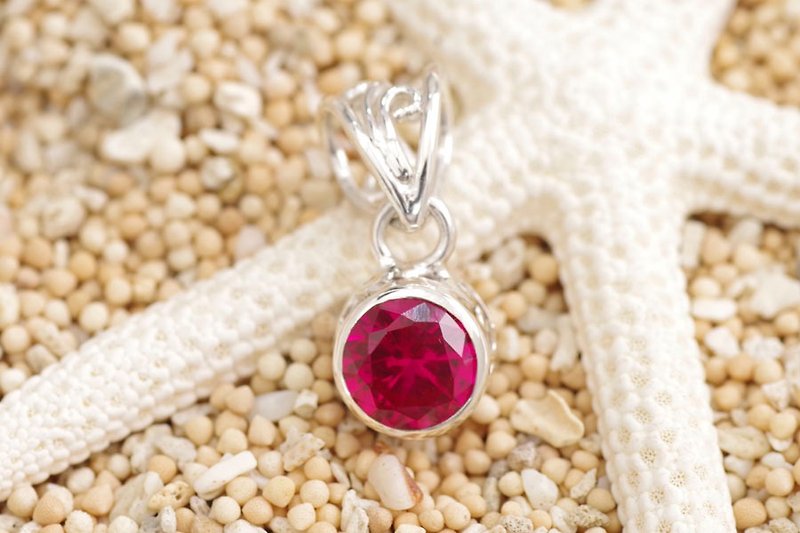 Beautiful ruby ​​pendant of sparkling cut - Necklaces - Stone Pink