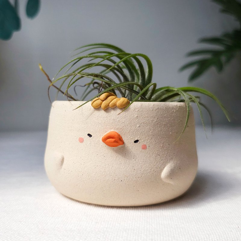 White ducky plant pot. Handmade planter with drainage hole. - 盆栽/植栽 - 陶 